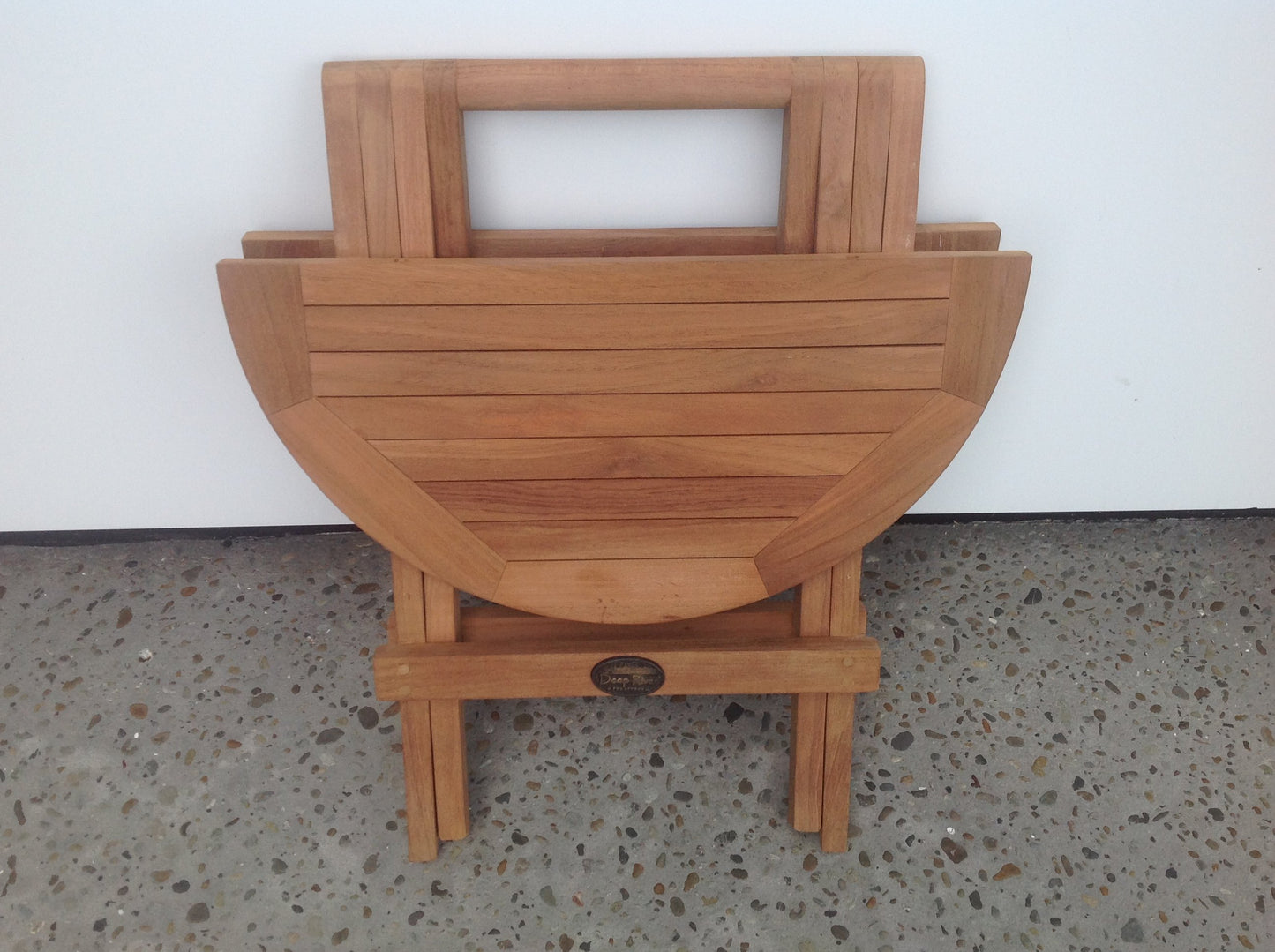 Amazing round folding side / picnic table. Pick up in-store only